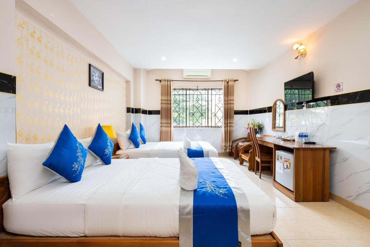 Khách Sạn Hồng Phát Thành Pho Ho Chí Minh Esterno foto