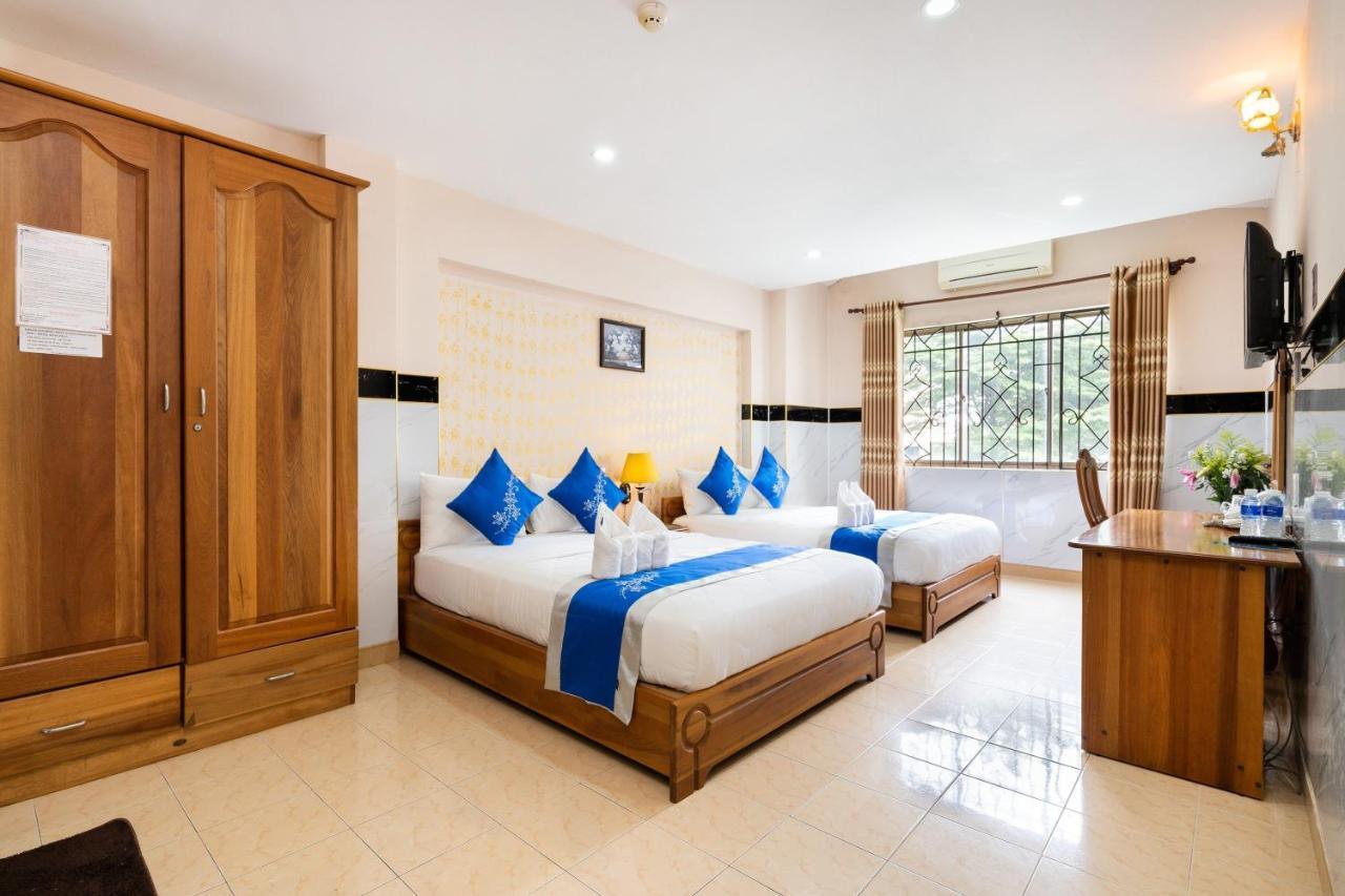 Khách Sạn Hồng Phát Thành Pho Ho Chí Minh Esterno foto