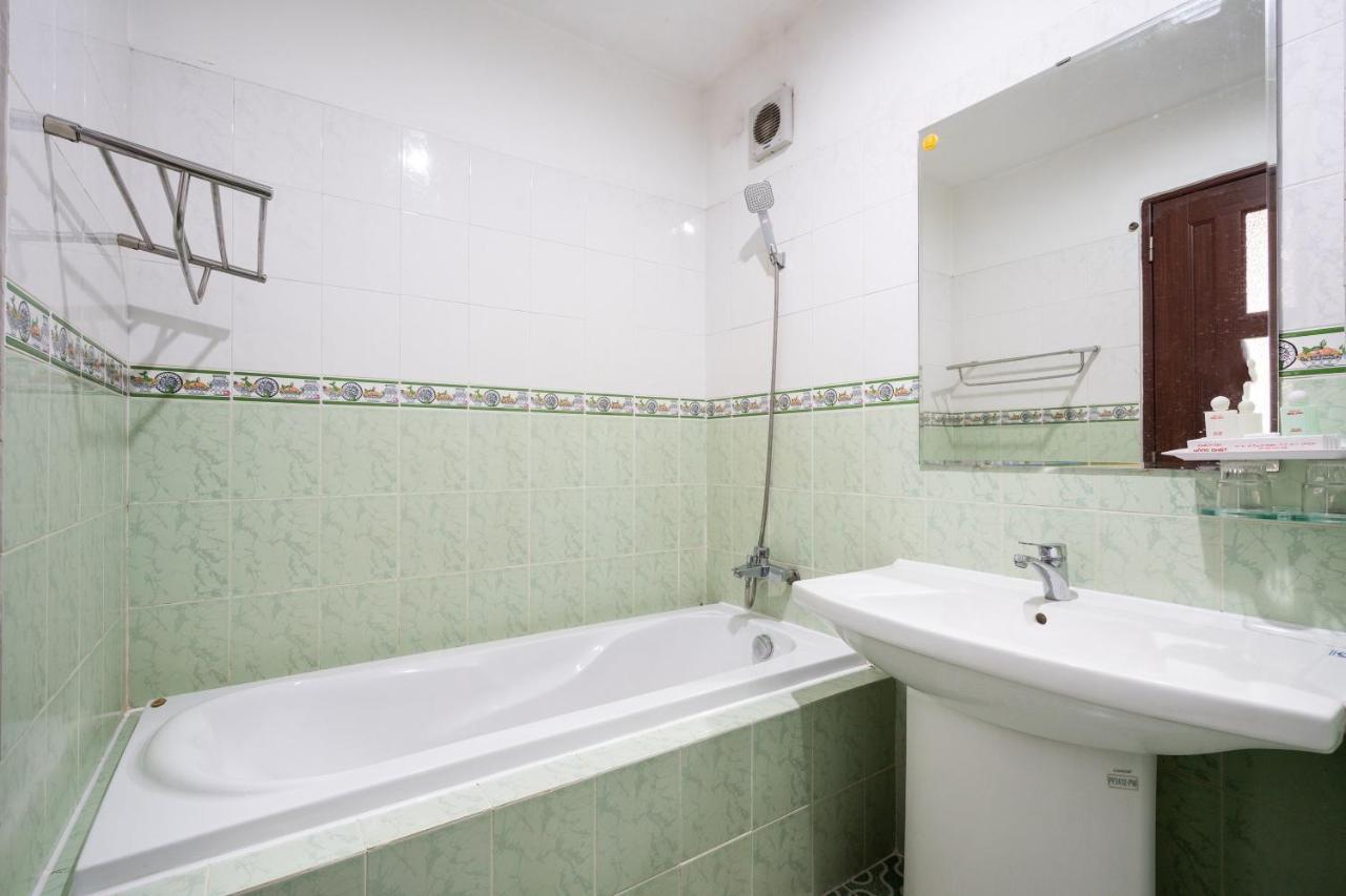 Khách Sạn Hồng Phát Thành Pho Ho Chí Minh Esterno foto