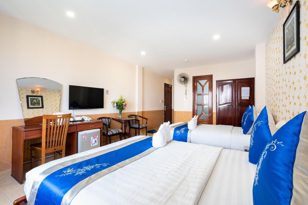 Khách Sạn Hồng Phát Thành Pho Ho Chí Minh Esterno foto